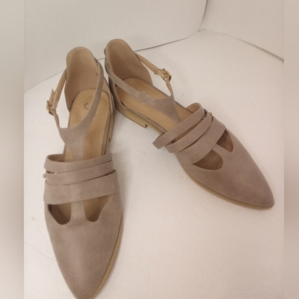 Journee Collection Taupe Pointed Toe Slingback Sandals - Picture 6 of 7